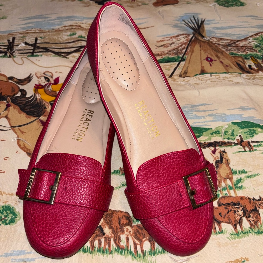 Kenneth Cole Reaction Red Flats with Gold Buckle